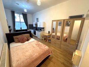 Photo 17- click for photo gallery